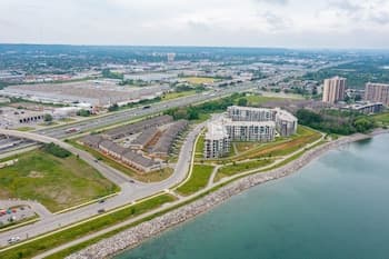 GLOBALSTAY. Modern Lake Ontario Townhomes