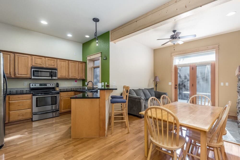 Columbine Meadow -- Ev #3044 3 Bedroom Condo by RedAwning