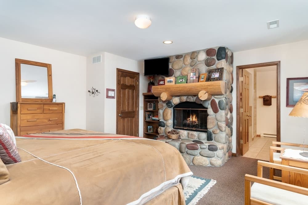 Estes Escape -- Ev #6071 5 Bedroom Home by RedAwning