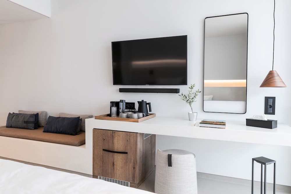 Domes White Coast Milos, Small Luxury Hotels of the World – Adults Only