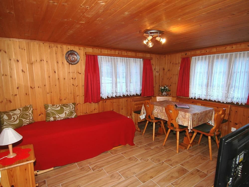 Glacier Views & Ski Trails