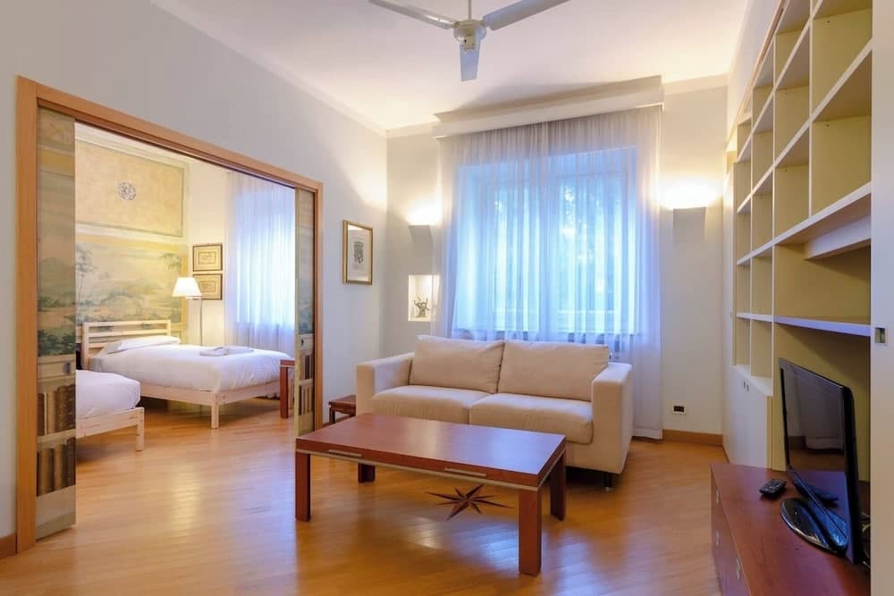 JOIVY Lovely Apt with Communal Pool in Nervi