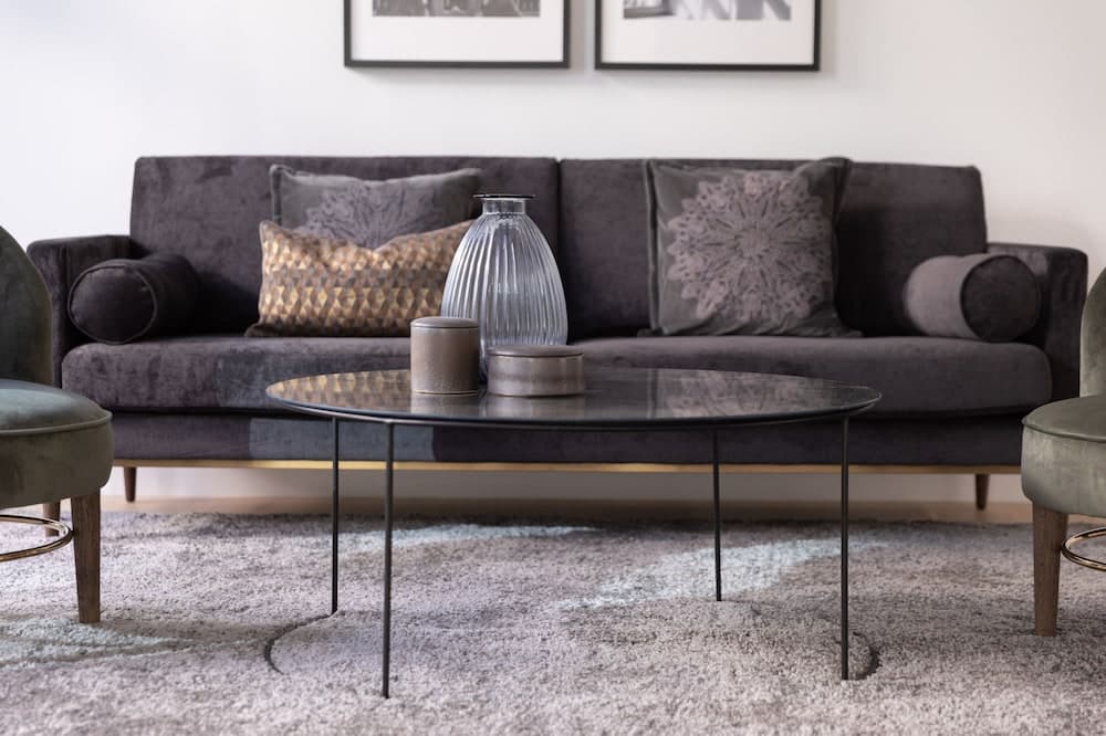 Sanders King - Smart 4-bdr Apt in City Center