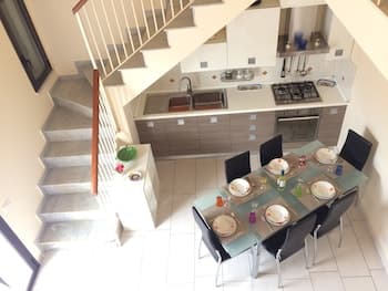 Royal Bay Apartment - Villa in Cefalu With Private Access to the sea