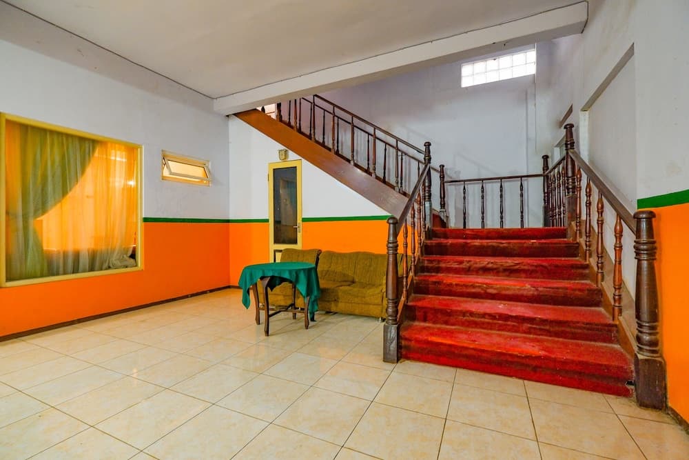 OYO 2855 Sartika Hotel Pati