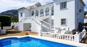 Villa - 4 Bedrooms with Pool, WiFi and Sea views - 107886