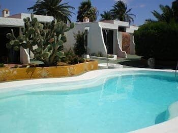 Bungalows Tenesoya - Caters to Gay Men