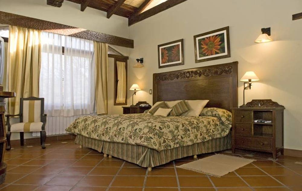 La Casa De La Bodega - Wine Boutique Hotel