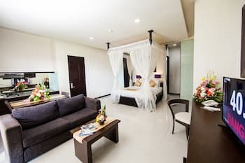 Sunset Mansion Seminyak Apartment