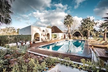 Bella Manga Country Escape