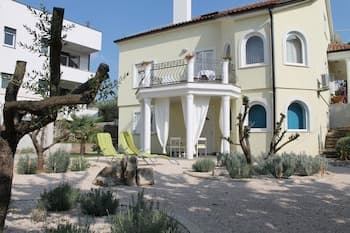 Villa Mandolina Apartments