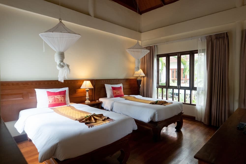 Royal Lanta Resort & Spa