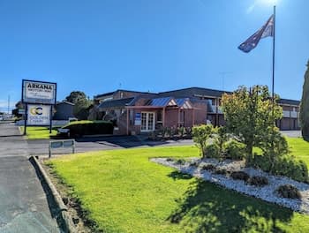 Arkana Motor Inn & Terrace Apartments