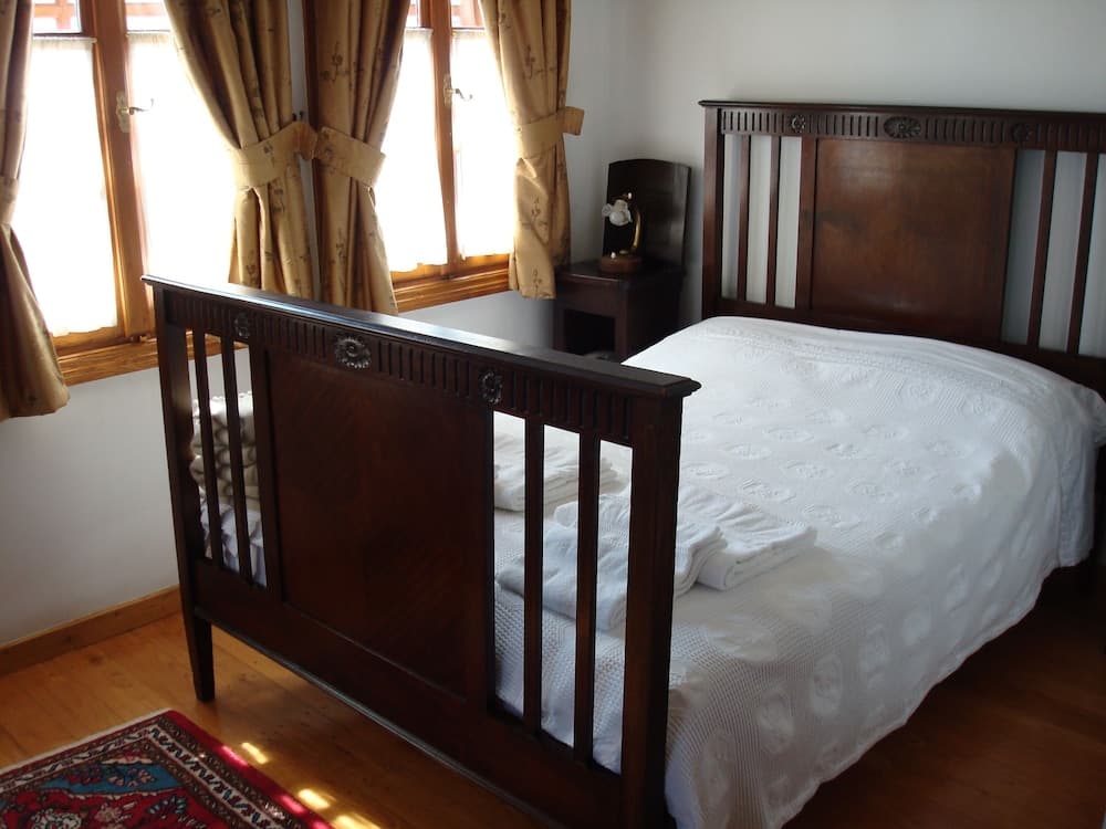 Oikia Alexandrou Traditional Inn