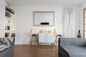 The Jericho Escape - Comfortable Modern 4bdr in Jericho