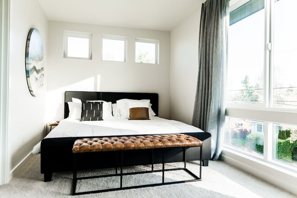 Sky Mark Lux 2 - Seattle's Best Modern 3BD HomeTel