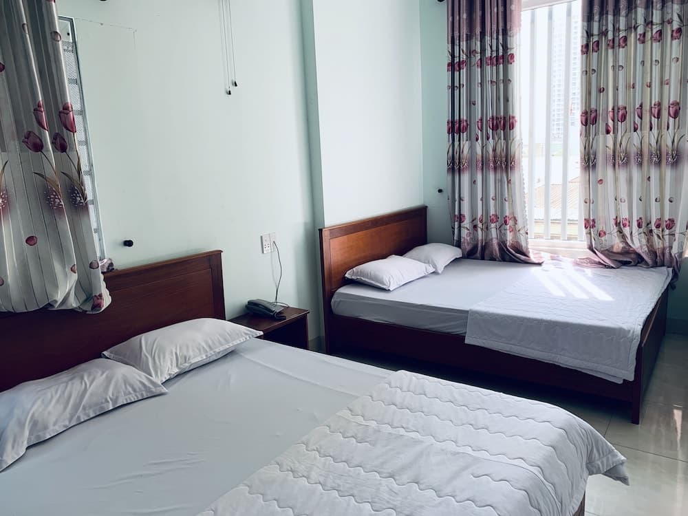 OYO 1054 Rong Vang Hotel