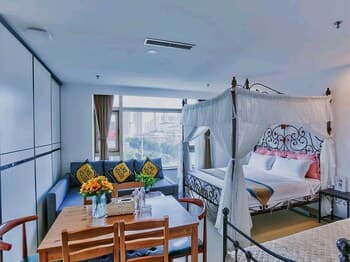 Changjiang Dong Metro Apartment