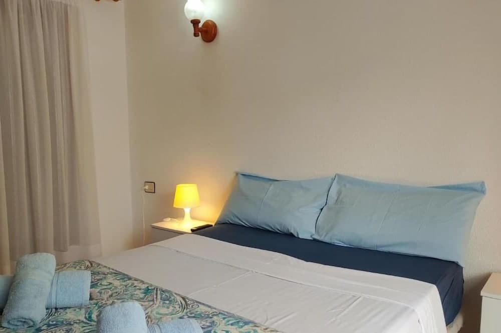 Pool View Los Cristianos by HelloApartments