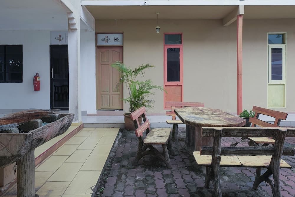 OYO 90018 River Village Hotel