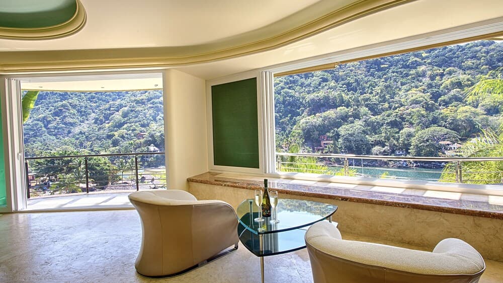 Luxury Master Suite With Beach, Ocean and Swimming Pool View