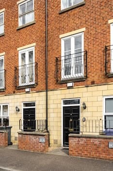 Redbourne Terrace Large Home