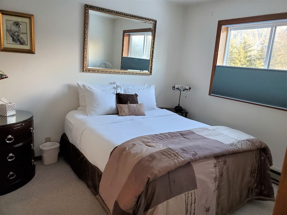 Pearson's Pond Luxury Suites