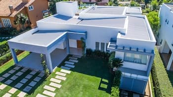 Ilha de Capitóli - Rancho no Kanto da Ilha em Capitólio