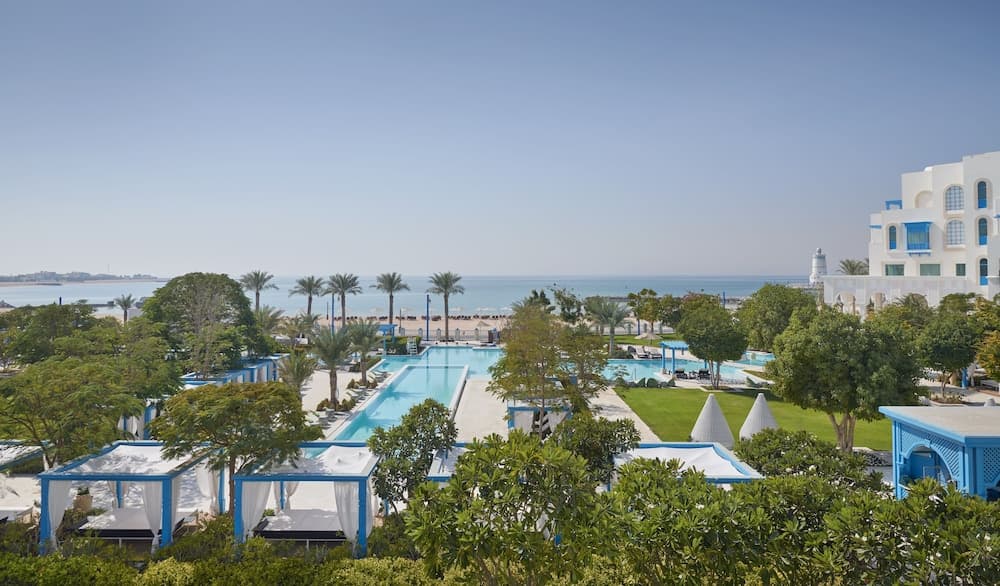 Hilton Salwa Beach Resort & Villas