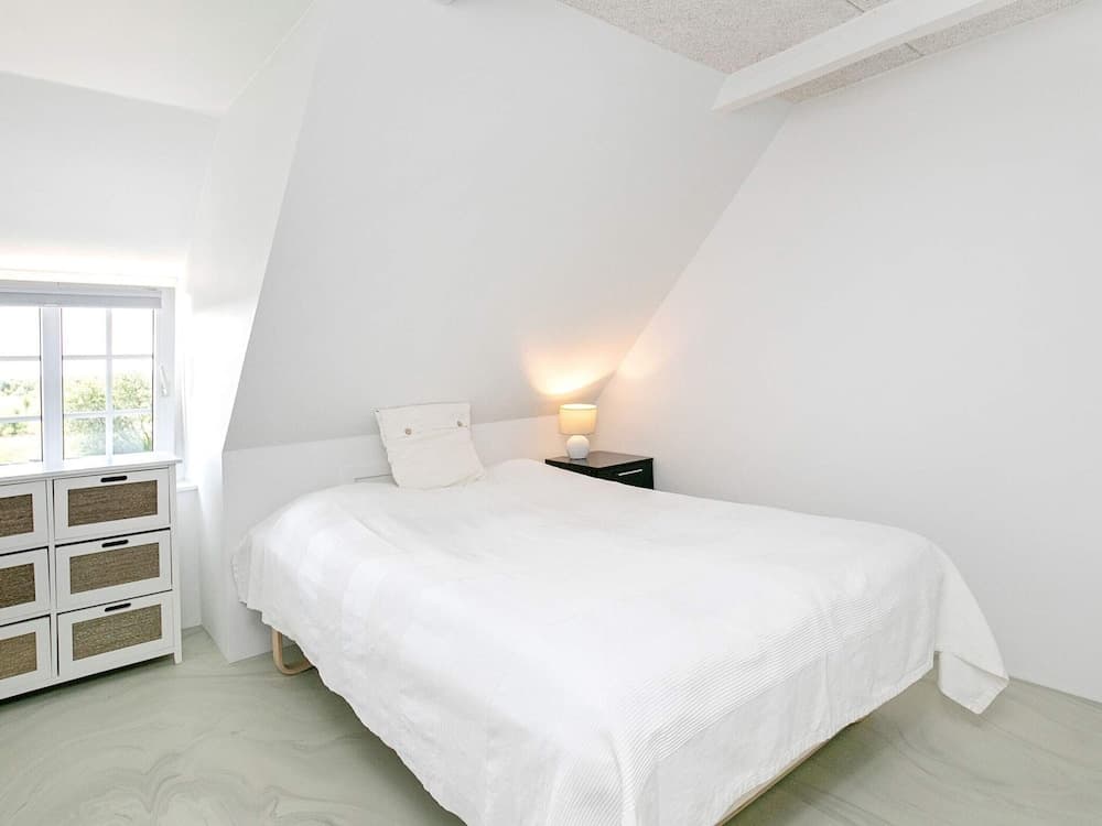 Spacious Summer House With Sauna