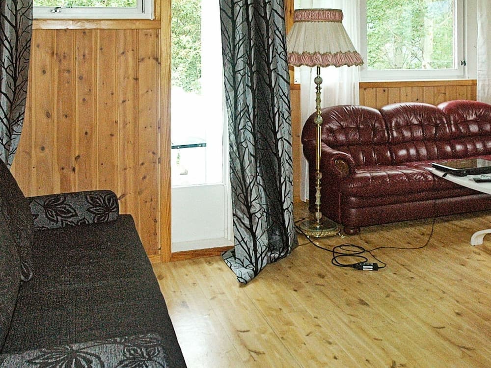 4 Person Holiday Home in Høyheimsvik