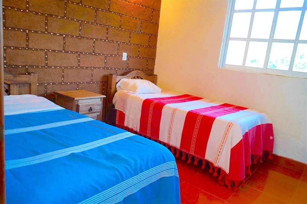 Comfy 4 Bedroom Town House Garden Market Area