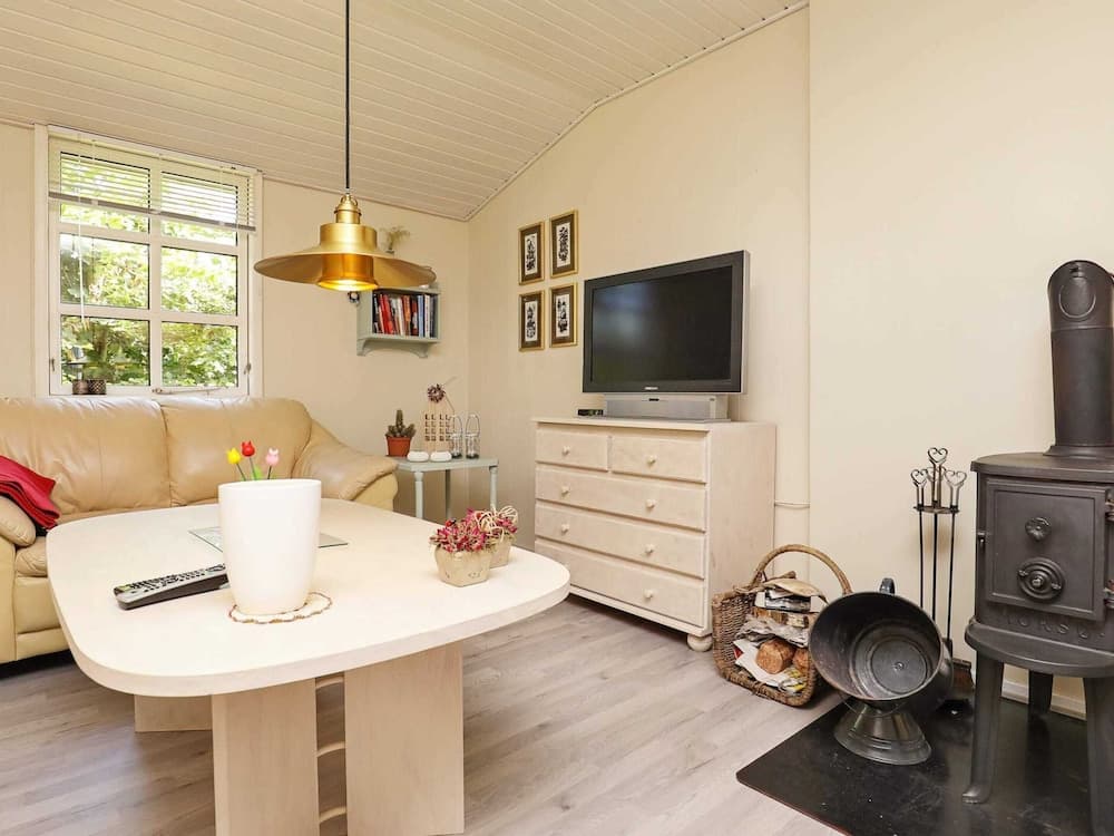 Radiant Holiday Home in Glesborg near Sea