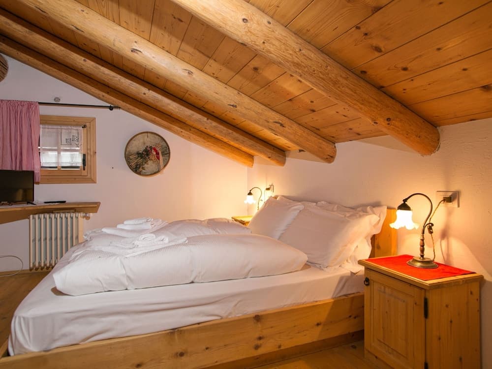 Typical Cottage in Bellamonte Italy with Hot Tub