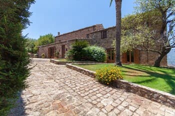 Relax at the Swimming Pool by Wonderful Italy