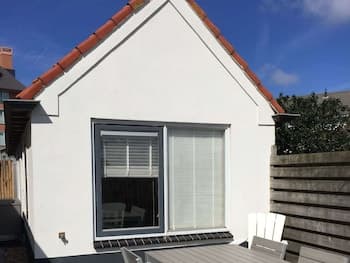 Lovely Holiday Home in Egmond aan zee With Fenced Garden
