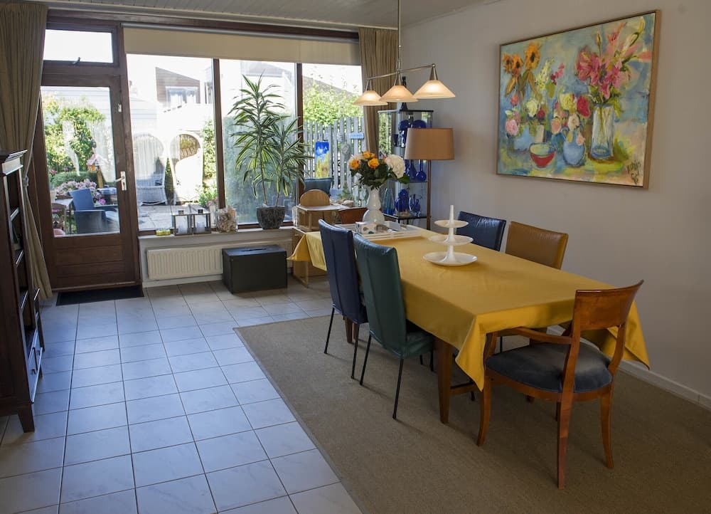 Wonderful Holiday Home in South Holland near Sea