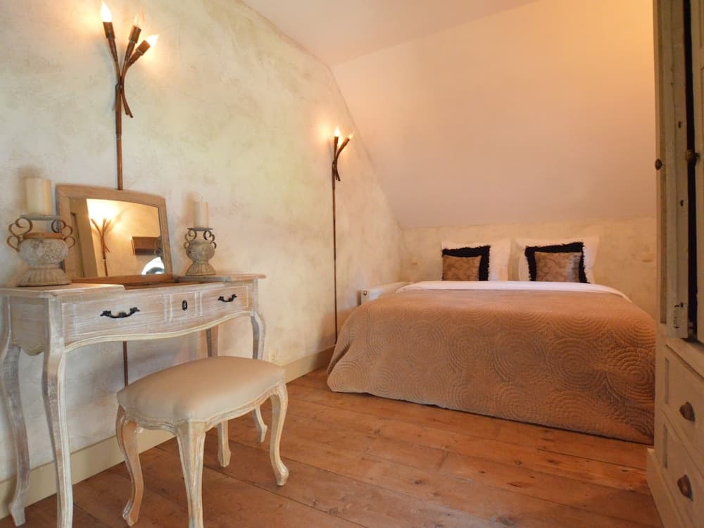 Grand Holiday Home in Alphen with Sauna & Hot Tub