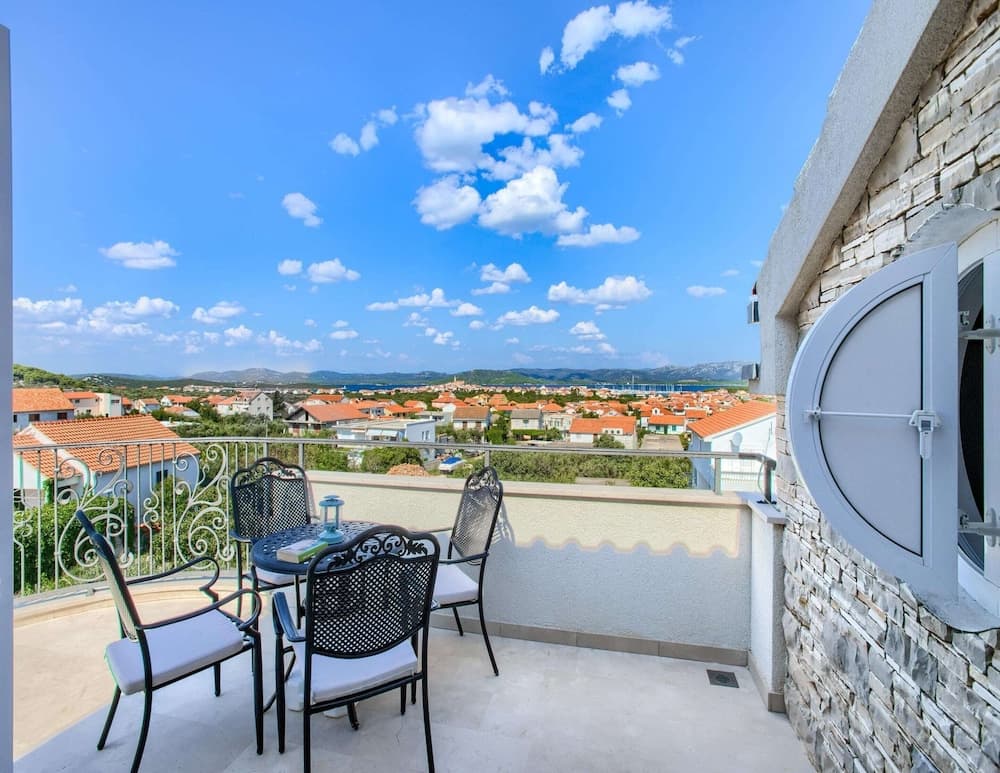 Apartment in Murter With Pool and Sea Views