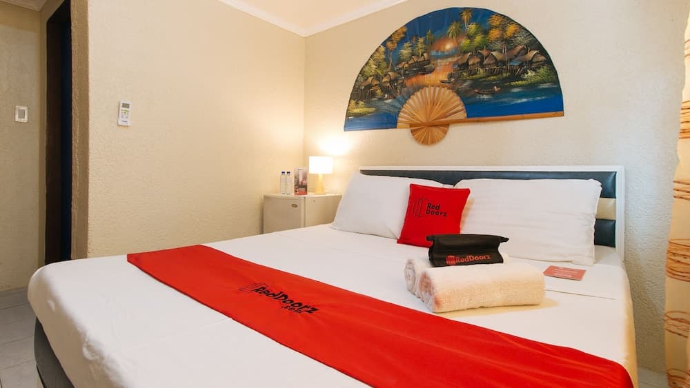 RedDoorz Plus @ Lagoon Beach Resort Zambales