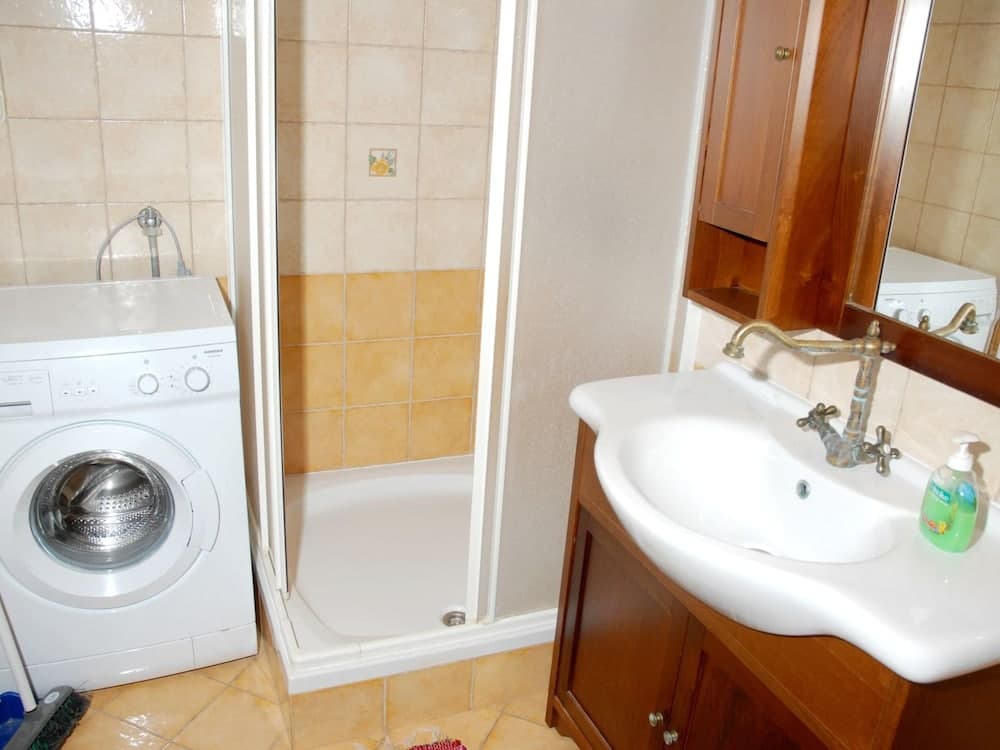 Charming Pool Home Near Pula