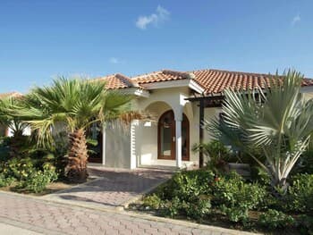 Modern Holiday Home Near Mambo Beach in Willemstad