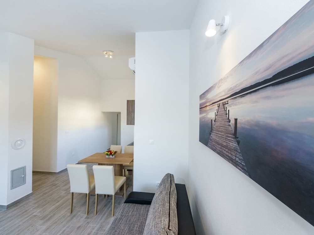 Apartment With Direct Sand Beach Access