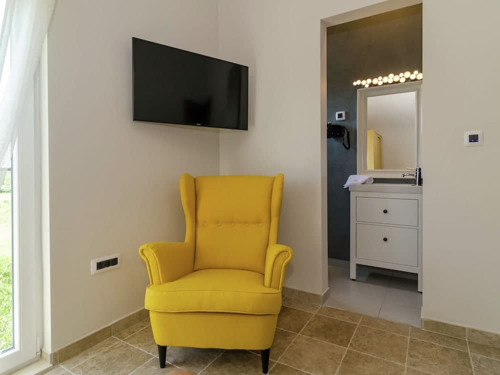 Villa in Skabrnje With Swimming Pool