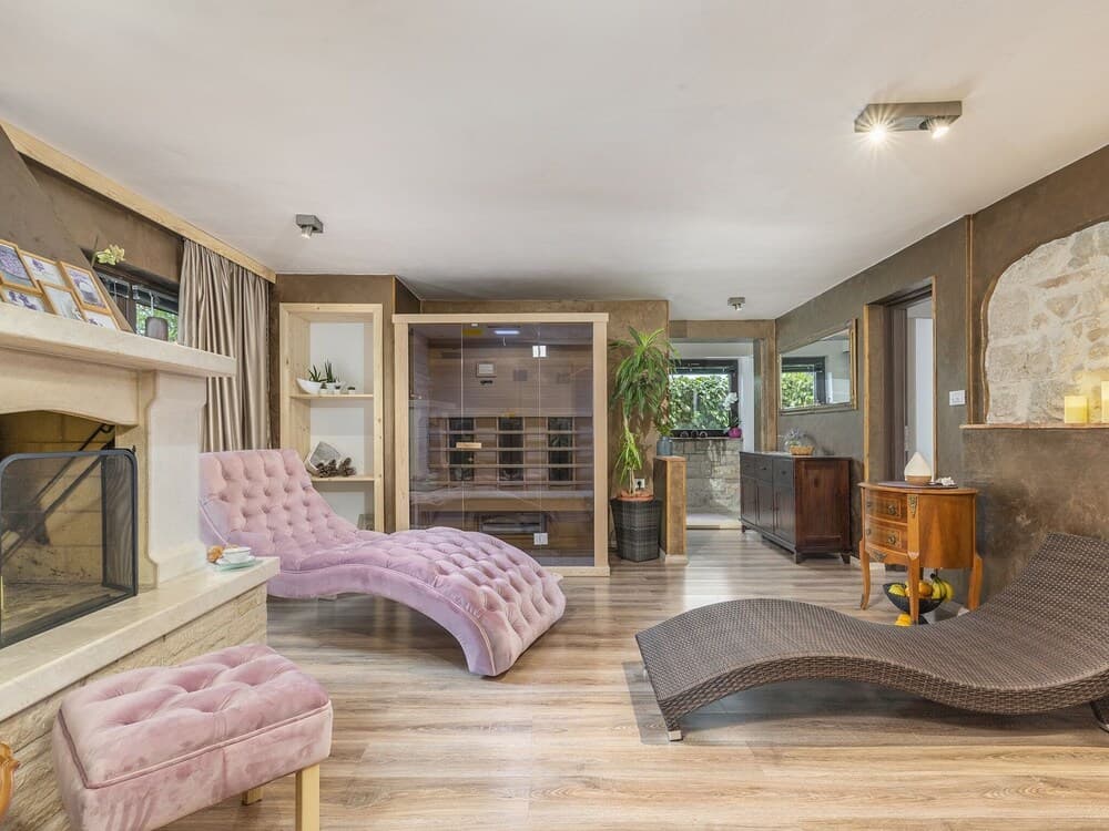 Nicely Decorated Semi-detached House With Pool and Fenced Yard