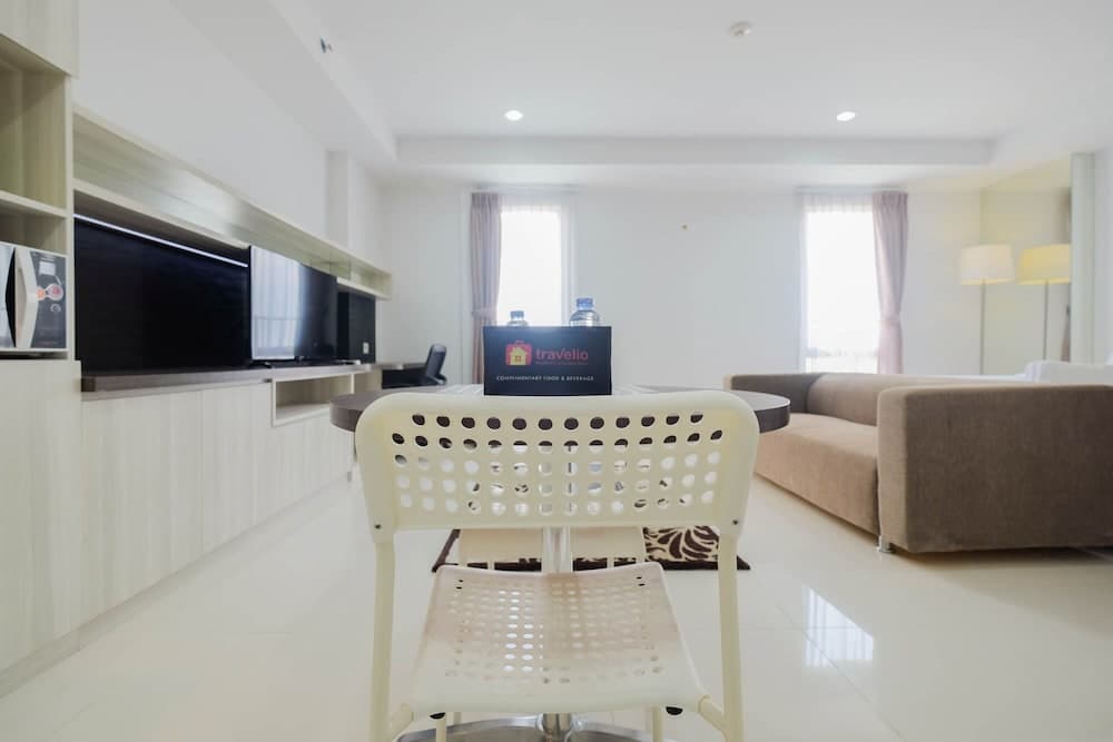 Luxury Studio Room at Azalea Suites Apartment