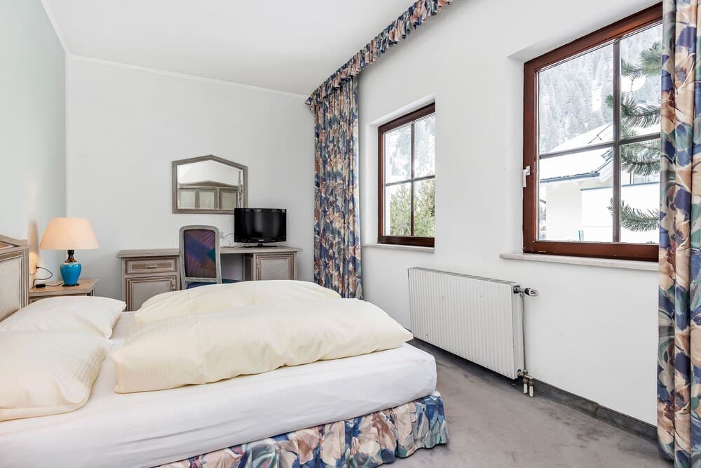 Pension Sylvia by Skinetworks