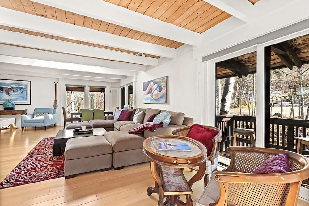 37 Mountain Laurel Drive 2br 2 Bedroom Home by Redawning