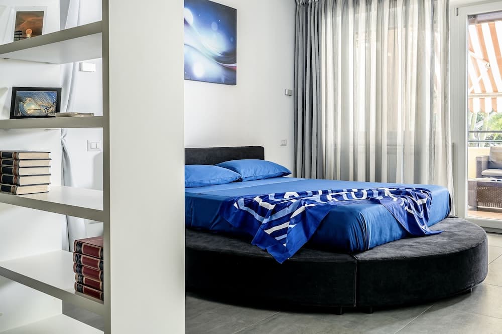 Brand New Apartment with Terrace Solarium & Gym