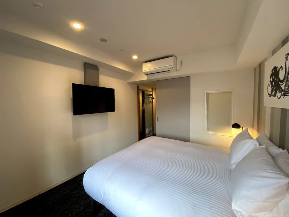 Umedaholic Hotel